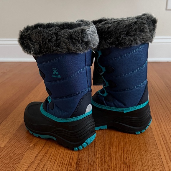 Kamik Navy and Black Snow Boots with Faux Fur - Picture 3 of 4